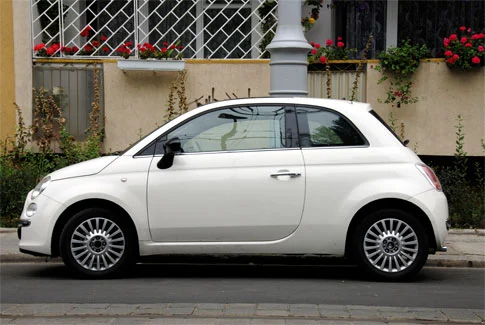 weißer Fiat 500 – Beispiel für Gebrauchtwagenankauf Weißenburg i.Bay.
